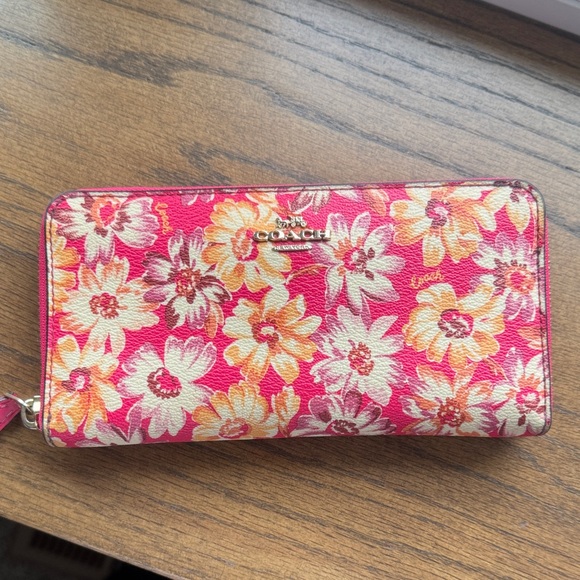 Coach Pink Floral Wallet - Picture 1 of 3